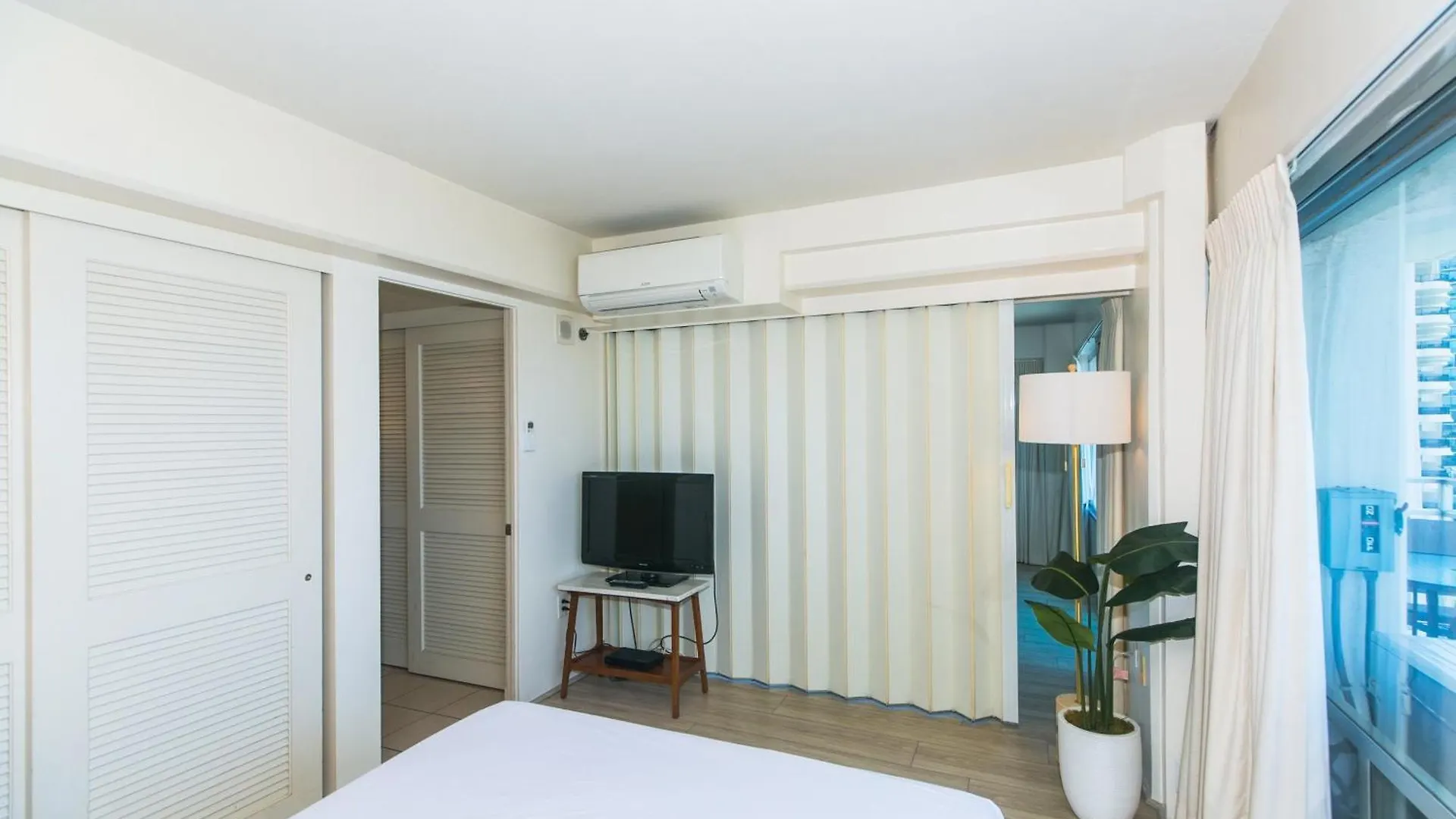Ilikai Tower 1744 Yacht Harbor View 2Br Apartment Honolulu